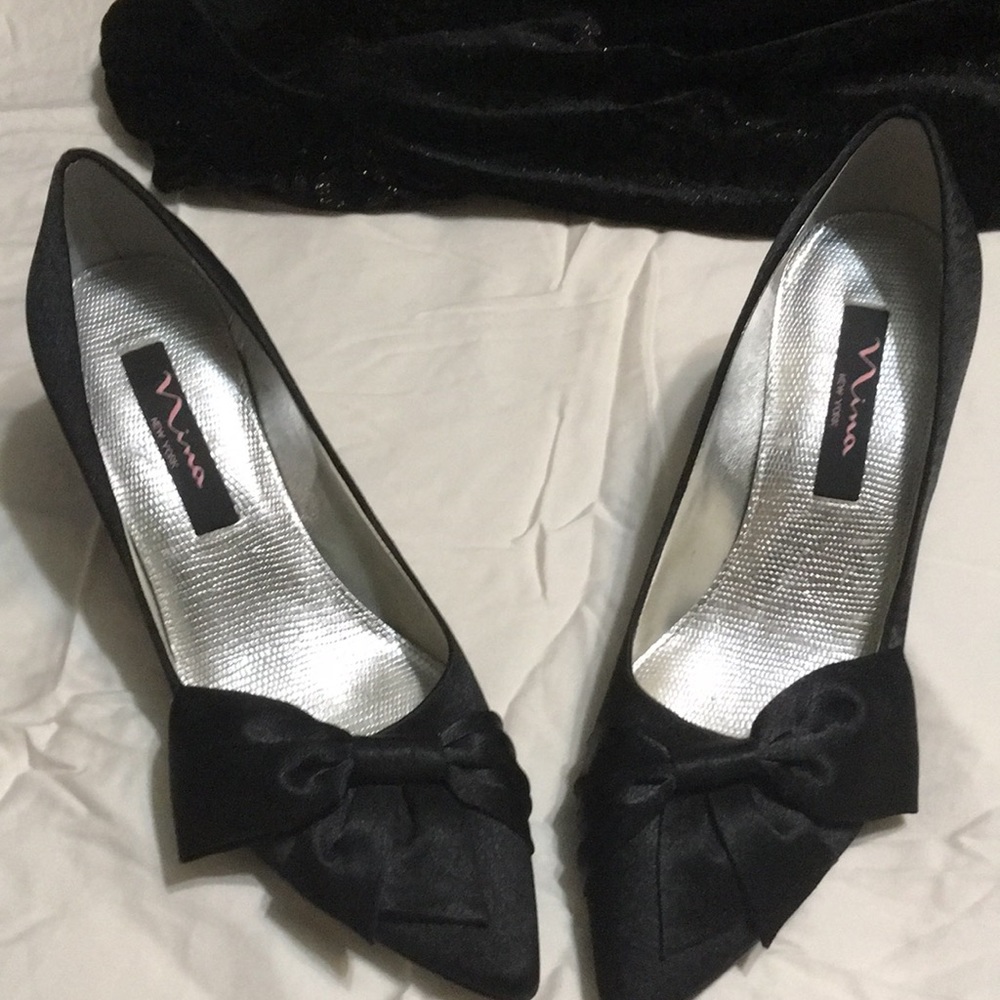 Black Satin 2.5” heel pump by Nina size 6.5